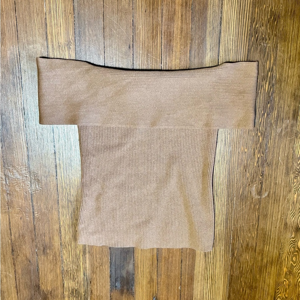 Everlane Ribbed Off-Shoulder Top